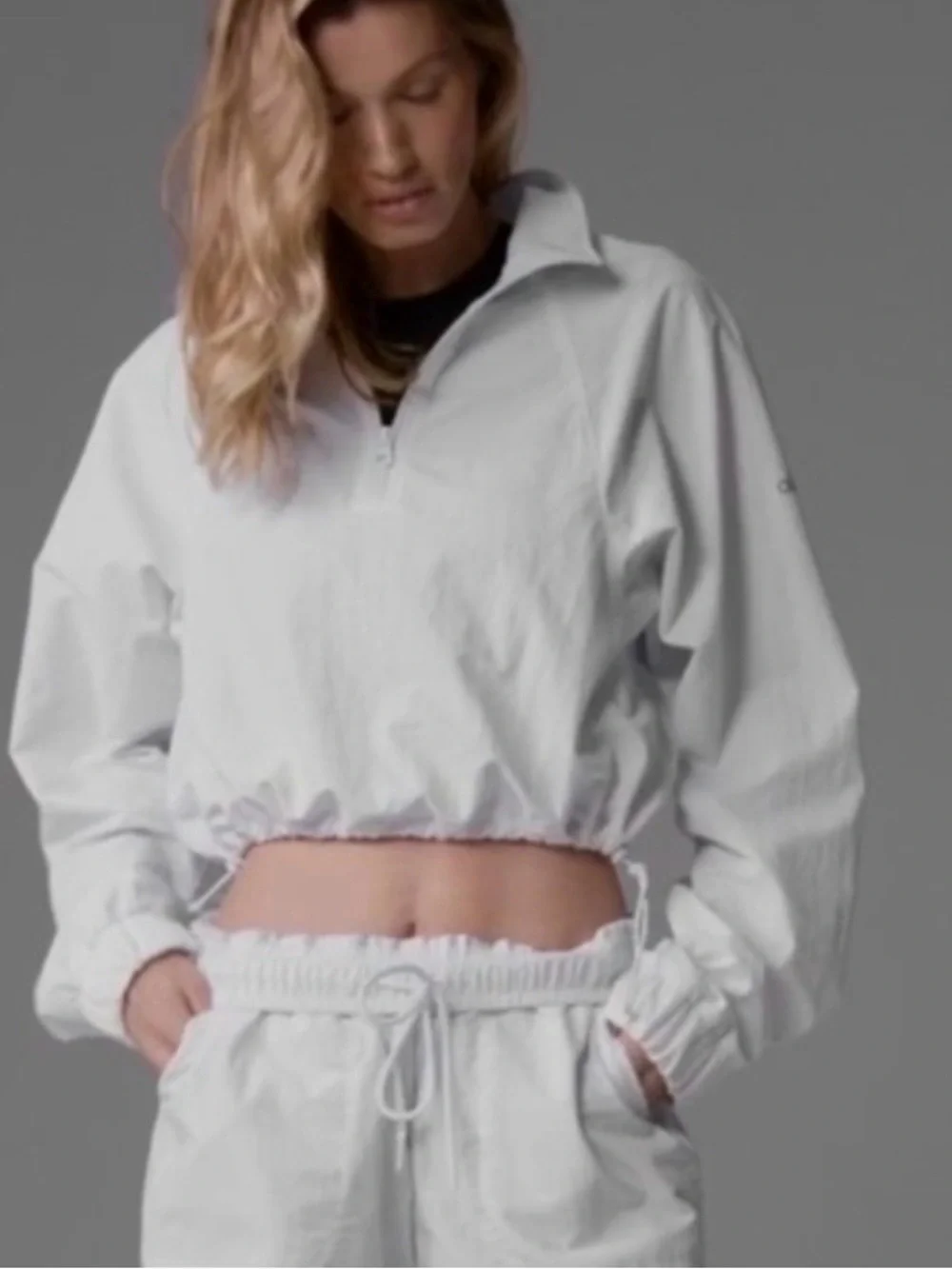 Alo Cropped Lightweight Pullover Windbreaker - White - Picture 1 of 3
